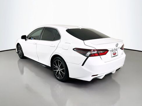 Certified 2022 Toyota Camry SE image 7