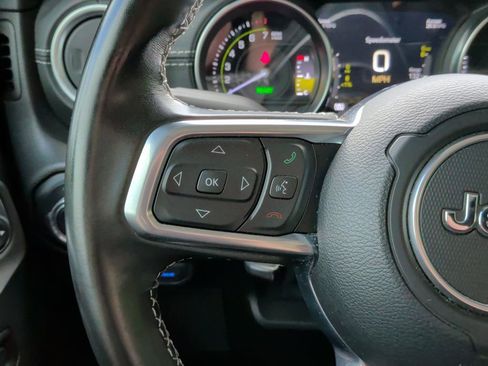 Used 2022 Jeep Wrangler Unlimited Sahara AWD/4WD image 11