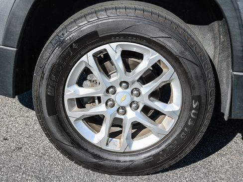 Used 2020 Chevrolet Traverse LS image 11