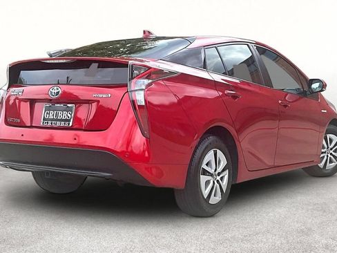 Used 2017 Toyota Prius Four FWD image 2