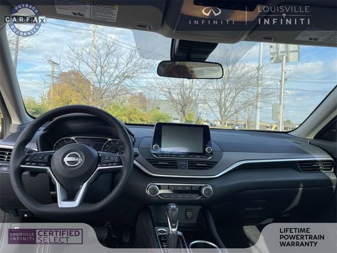 Used 2025 Nissan Altima 2.5 SR image 16