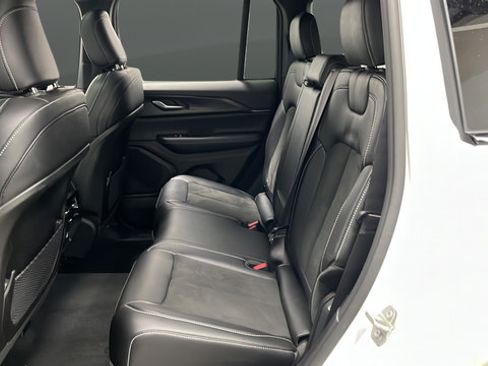 Used 2023 Jeep Grand Cherokee Altitude AWD/4WD image 22