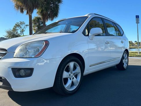 Used 2007 Kia Rondo EX w/ Premium Pkg image 5