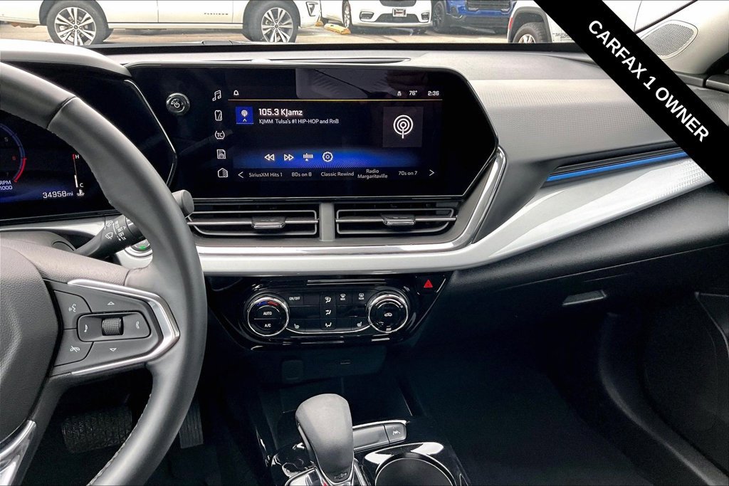Used 2025 Chevrolet Trax LT FWD image 13