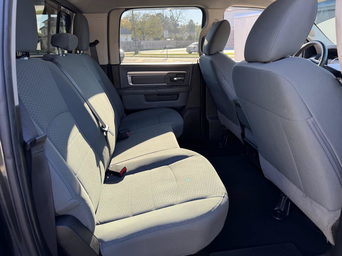 Used 2018 RAM 1500 Classic SLT AWD/4WD image 16