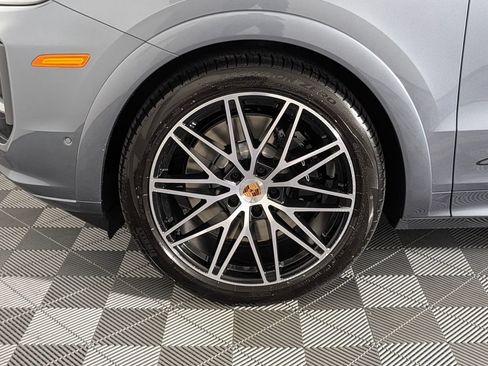 New 2026 Porsche Cayenne GTS AWD/4WD image 11