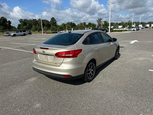 Used 2017 Ford Focus SEL FWD image 5