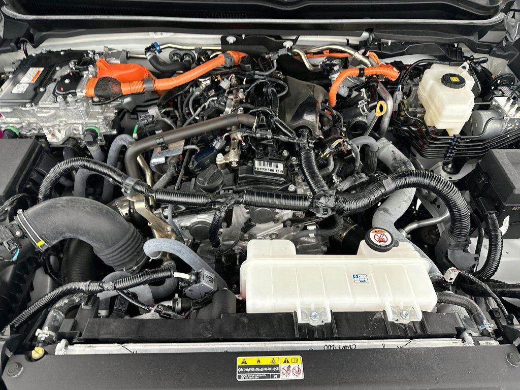 Used 2025 Toyota Tacoma TRD Off-Road w/ TRD Off Road Upgrade Package AWD/4WD image 32