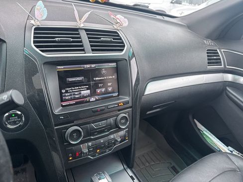 Used 2016 Ford Explorer XLT w/ Equipment Group 202A image 39