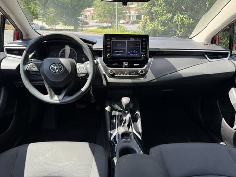 Used 2020 Toyota Corolla LE w/ Carpet Mat Package (TMS) FWD image 16