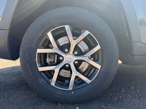 Certified 2023 Jeep Grand Cherokee L Limited AWD/4WD image 41