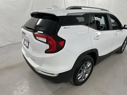 Used 2024 GMC Terrain SLT
