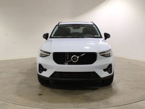 Used 2026 Volvo XC40 B5 Plus w/ Protection Package Premier AWD/4WD image 8