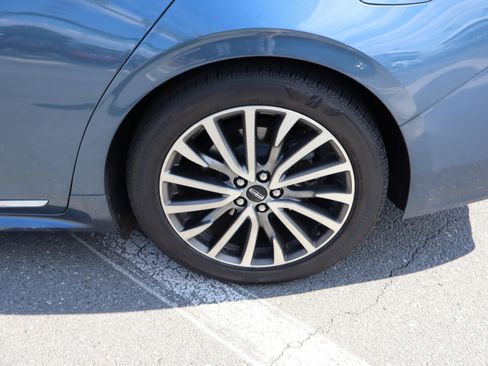 Used 2018 Lincoln Continental Select FWD image 38