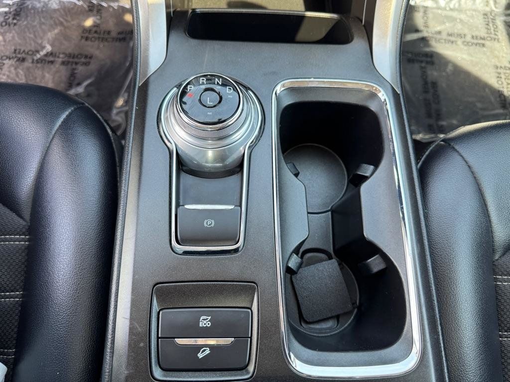 Used 2017 Ford Fusion SE w/ Equipment Group 601A FWD image 39