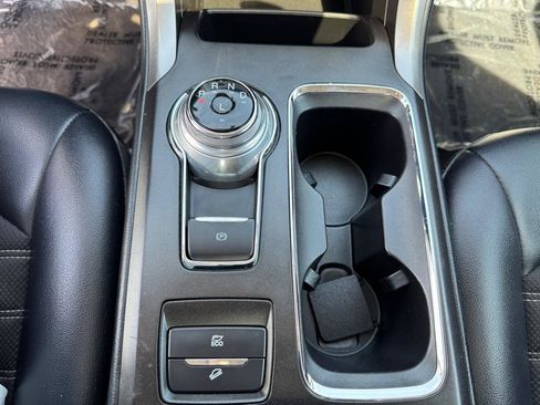 Used 2017 Ford Fusion SE w/ Equipment Group 601A FWD image 39