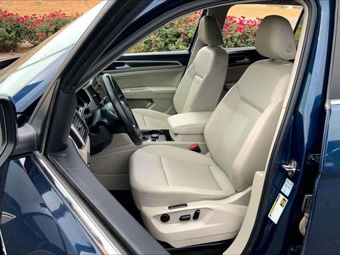 Used 2018 Volkswagen Atlas SEL w/ R-Line Package AWD/4WD image 8