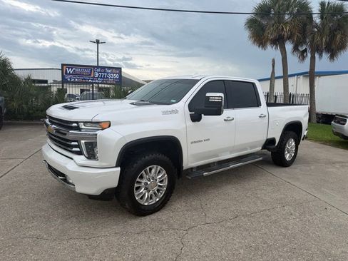 Used 2021 Chevrolet Silverado 2500 High Country w/ Z71 Off-Road Package AWD/4WD image 2