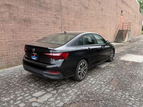 Used 2024 Volkswagen Jetta Sport FWD image 5