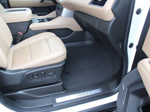 Used 2022 Chevrolet Suburban Premier image 46