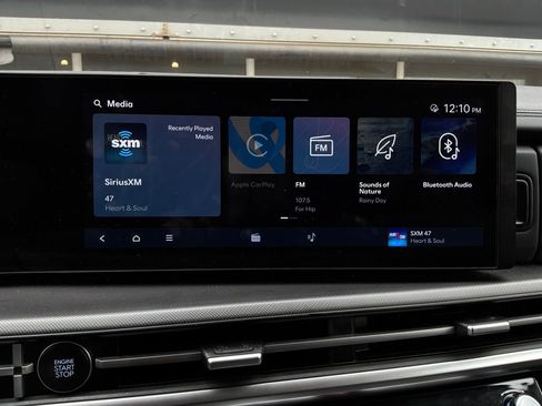 Used 2025 Hyundai Santa Fe SEL FWD image 32