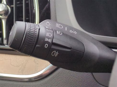 New 2026 Volvo XC60 B5 Plus w/ Protection Package Premier image 27