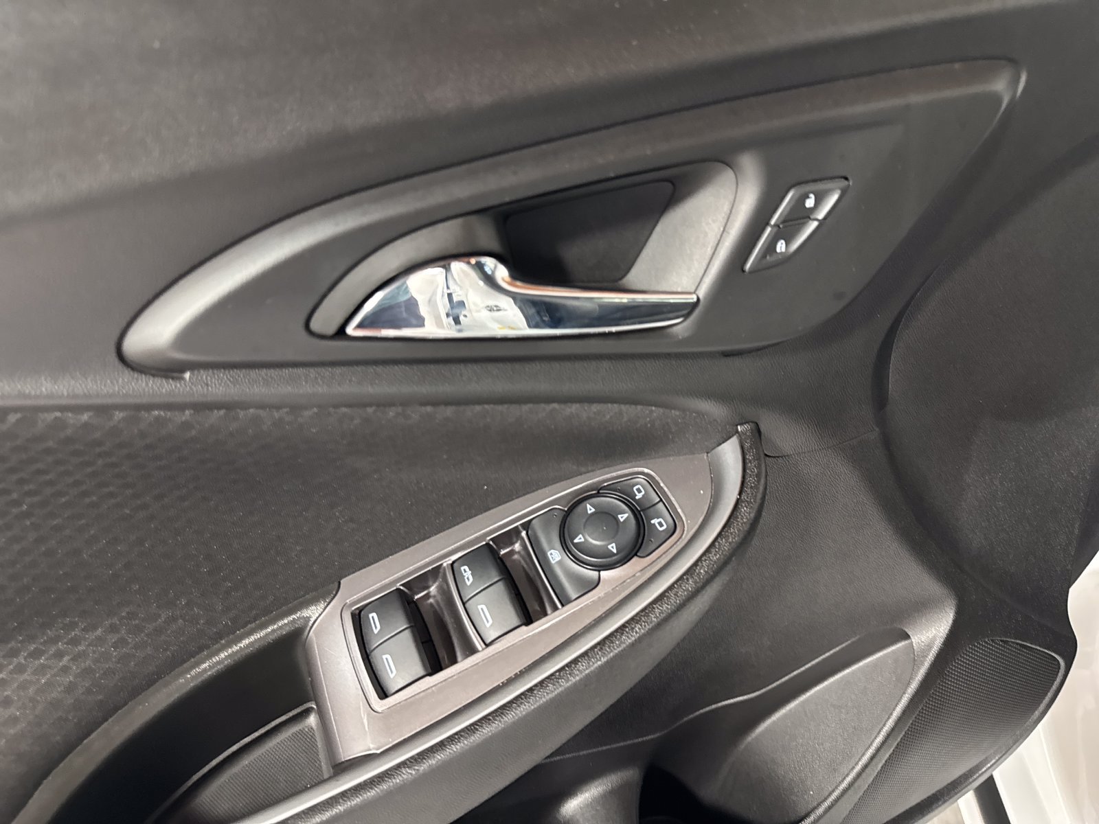 Used 2024 Chevrolet Malibu LT FWD image 16