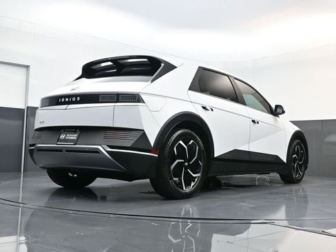 Certified 2023 Hyundai Ioniq 5 SEL image 24
