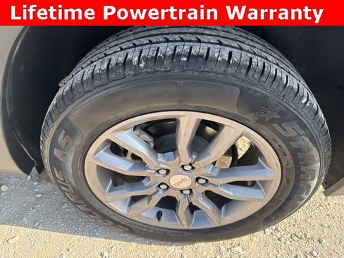 Used 2023 GMC Terrain SLT image 30