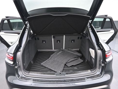 New 2025 Porsche Macan image 24
