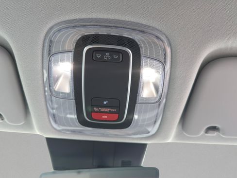 Used 2025 Hyundai Kona SEL AWD/4WD image 31