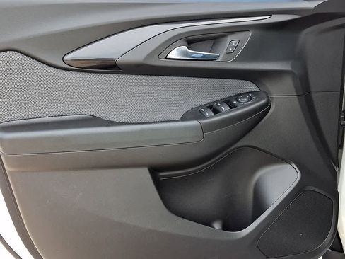 Used 2021 Chevrolet TrailBlazer LS image 11