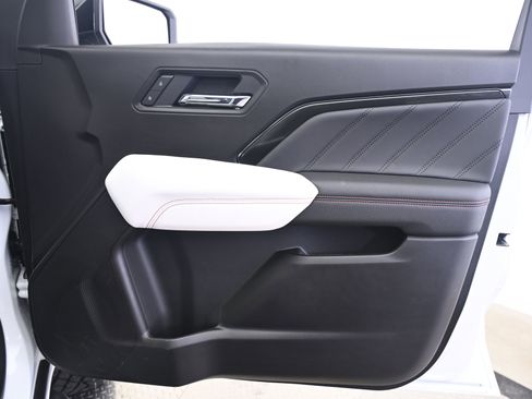 Used 2026 GMC Canyon AT4X image 21