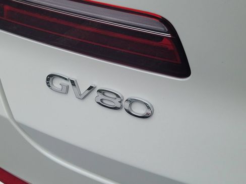 Used 2024 Genesis GV80 3.5T w/ Prestige Matte Package AWD/4WD image 9