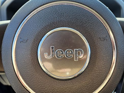 Used 2011 Jeep Liberty Sport image 24