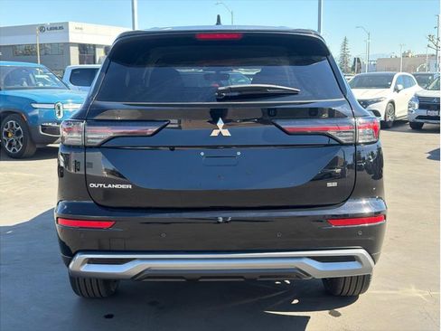 New 2026 Mitsubishi Outlander LE FWD image 6