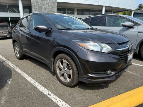 Used 2017 Honda HR-V EX image 4