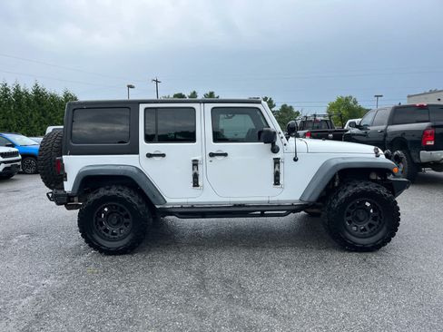 Used 2016 Jeep Wrangler Unlimited Sport w/ Max Tow Package AWD/4WD image 2