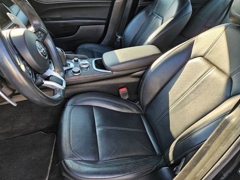 Used 2022 Alfa Romeo Giulia Sprint image 10