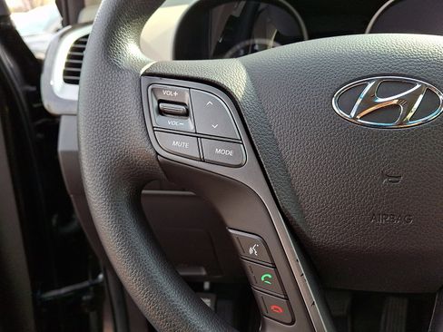 Used 2017 Hyundai Santa Fe SE FWD image 23