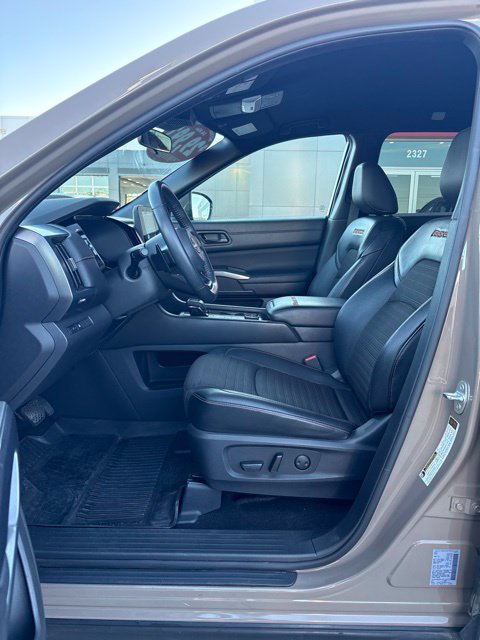 Used 2023 Nissan Pathfinder Rock Creek AWD/4WD image 5