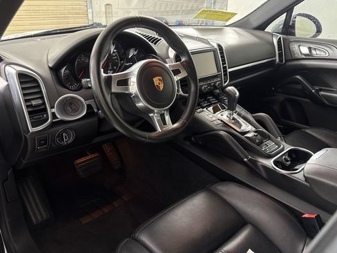 Used 2014 Porsche Cayenne Platinum Edition AWD/4WD image 13