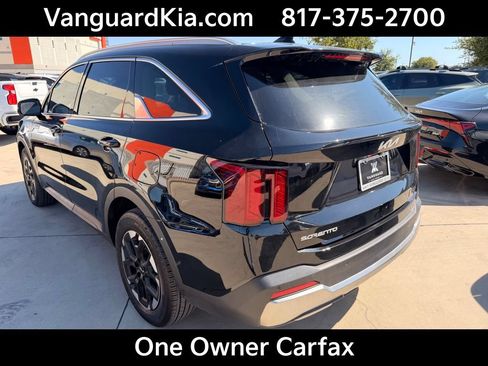 Used 2025 Kia Sorento S w/ Panoramic Sunroof Package FWD image 2