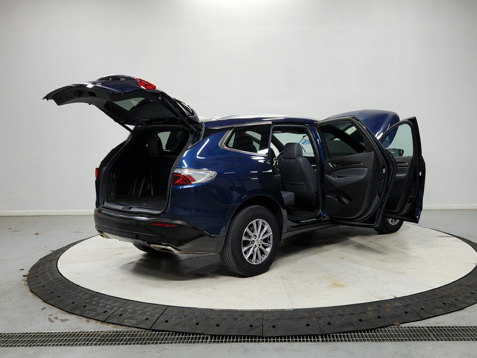 Used 2024 Buick Enclave Essence FWD image 15