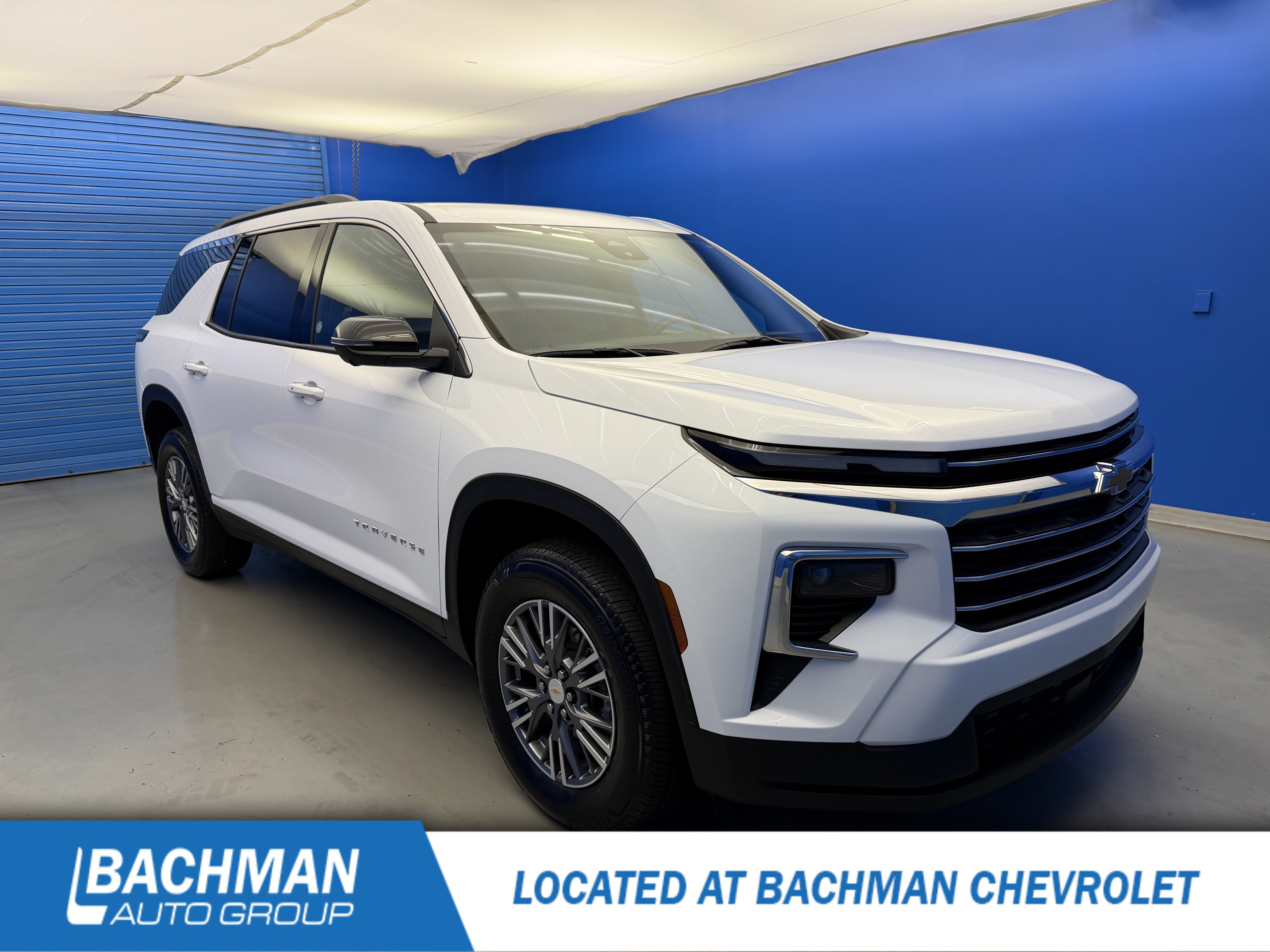 Used 2026 Chevrolet Traverse LT w/ Driver Confidence Package FWD image 1