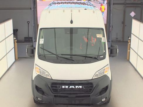 Used 2026 RAM ProMaster 2500 w/ Convenience Group FWD image 2