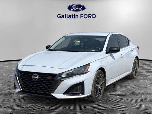 Used 2023 Nissan Altima 2.5 SR image 1