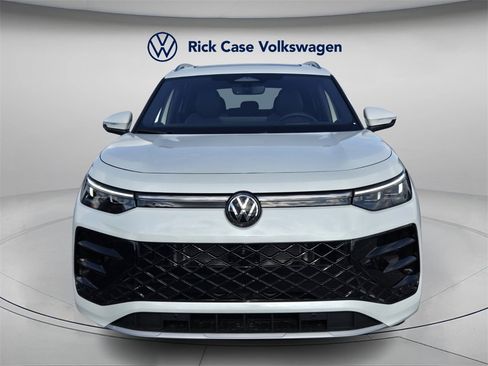 New 2026 Volkswagen Tiguan SEL R-Line image 3