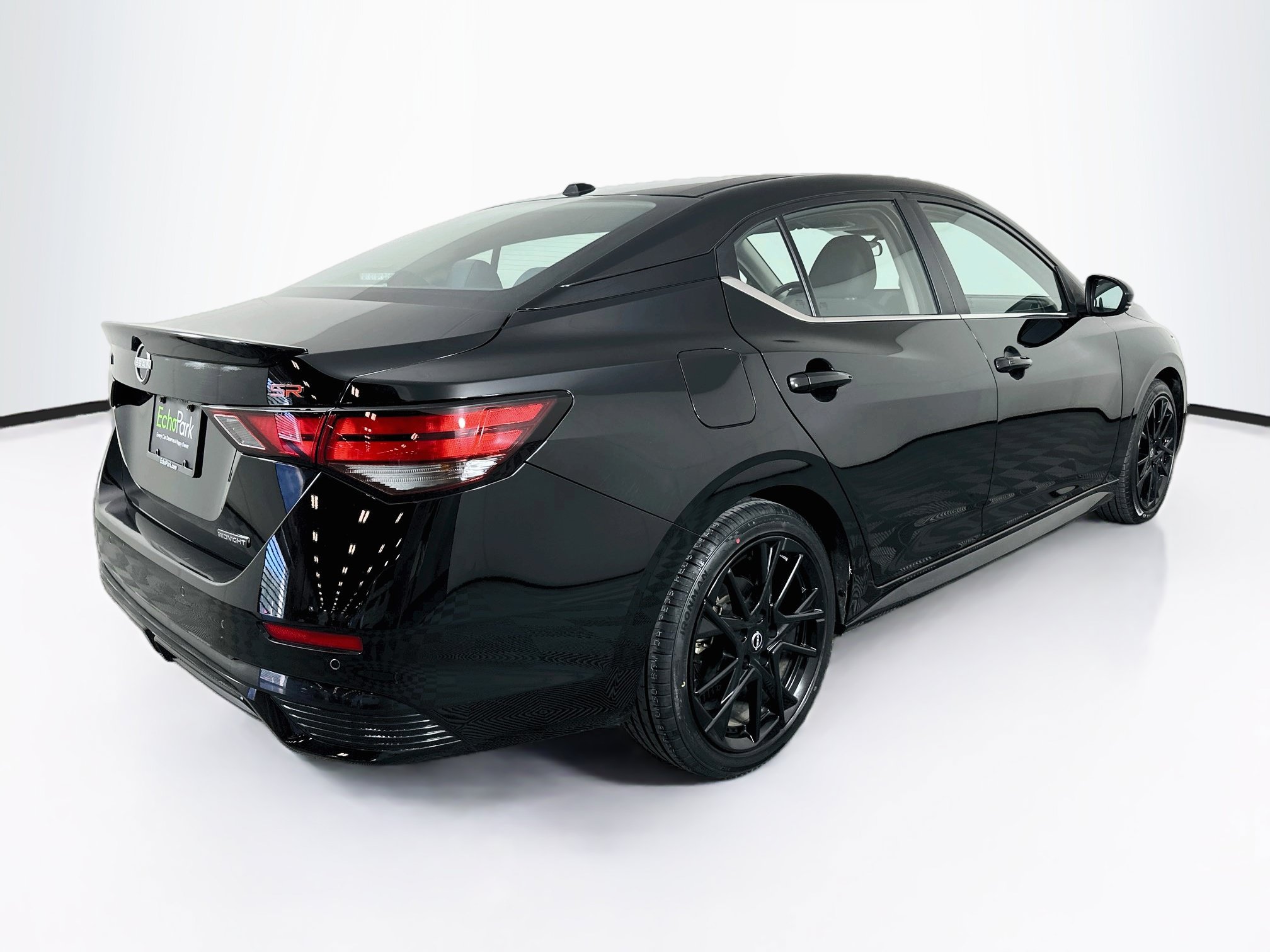 Used 2025 Nissan Sentra SR w/ Midnight Edition FWD image 9