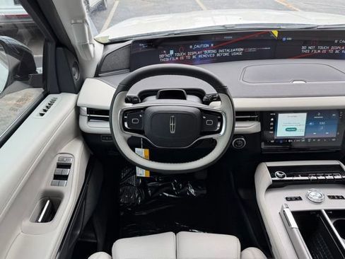 New 2025 Lincoln Navigator L Reserve image 6
